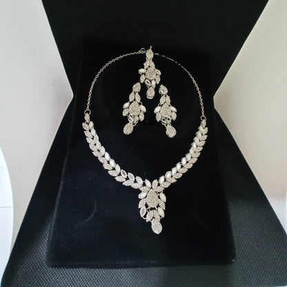 Exquisite Silver Leaf Drop Necklace and Earrings Set - Elegant Artificial Jewelry for Special Occasions